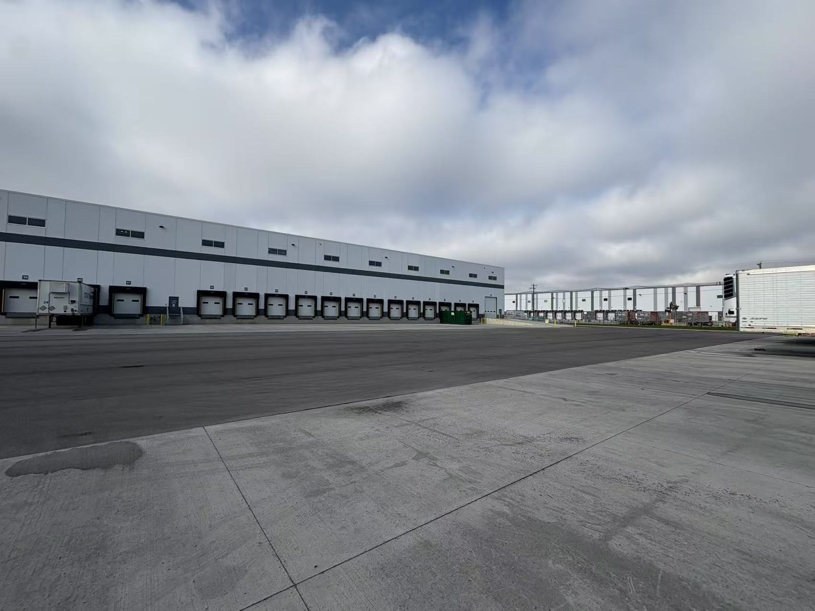 Warehouse dock doors